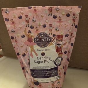 Scentsy Dancing Sugar Plums Bath Soak - Pink and Purple